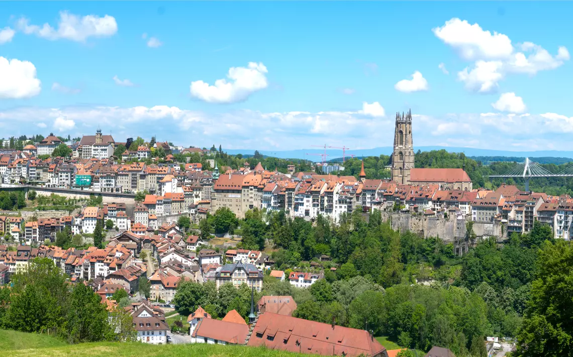 photographie couleur de la ville de Fribourg
